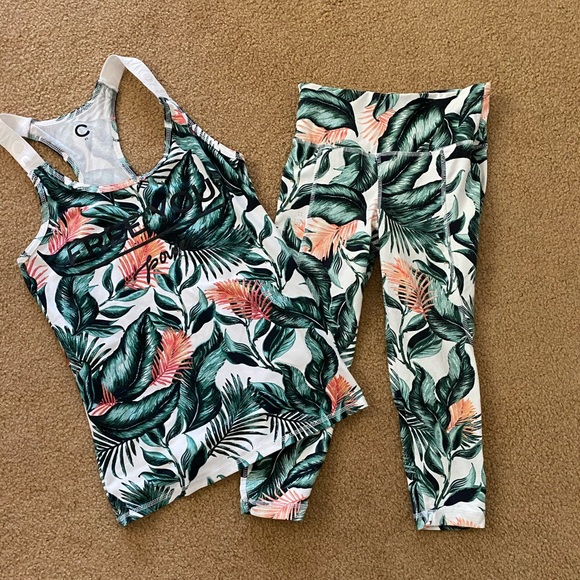 Tropical Workout Set - Picture 1 of 6